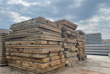 Gebruikte betonplaten