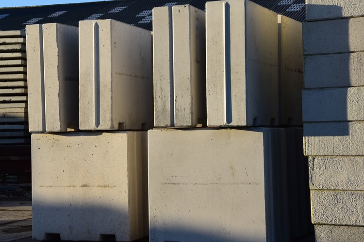 multiblokken - dam beton