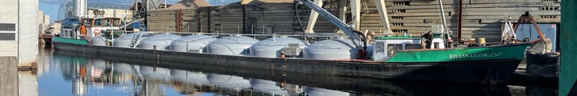 Schip Met Cement Lossen