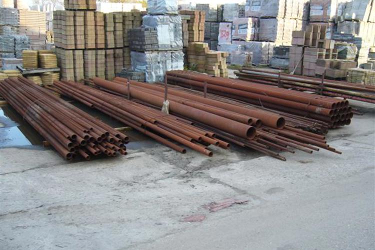stalen buizen - dam beton