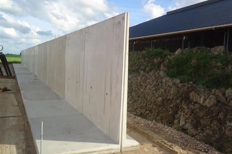 Plaatsing sleufsilowanden - Dam Beton