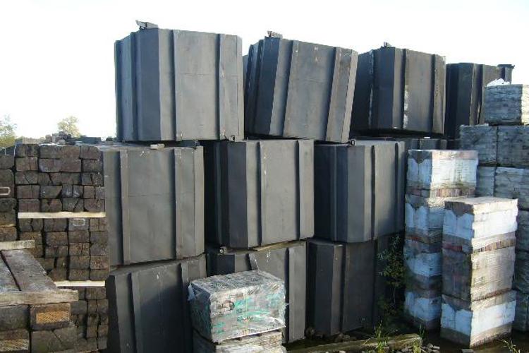 Stalen drijvers - Dam Beton