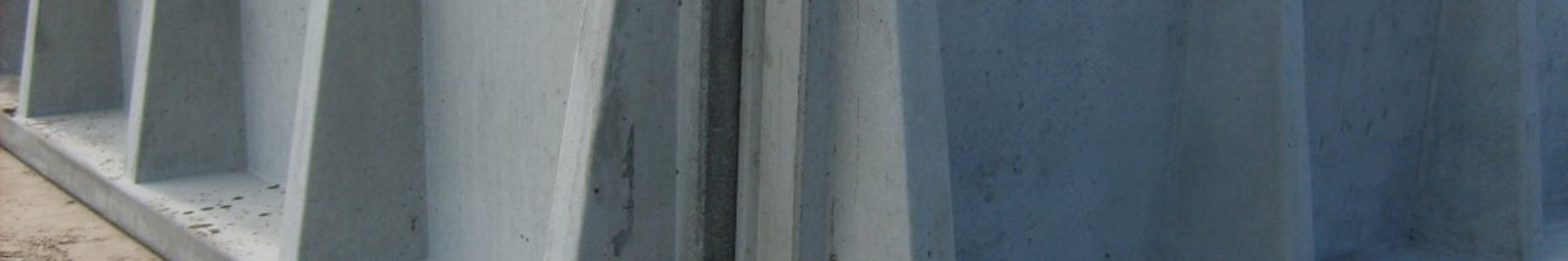 L Keerwand Met Steunbeer Dam Beton