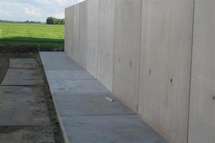 Plaatsing sleufsilowanden - Dam Beton