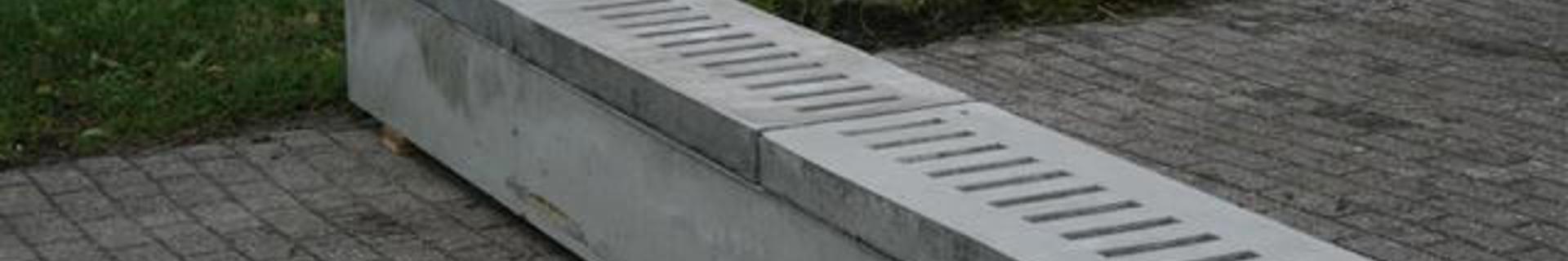 U Goot Met Betonroosters Dam Beton
